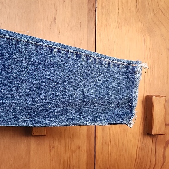 EUC Kut from the Kloth: Connie Ankle Skinny Jeans, Medium-wash, Size 2 - Picture 2 of 10